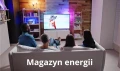 Rodzina oglądająca telewizor